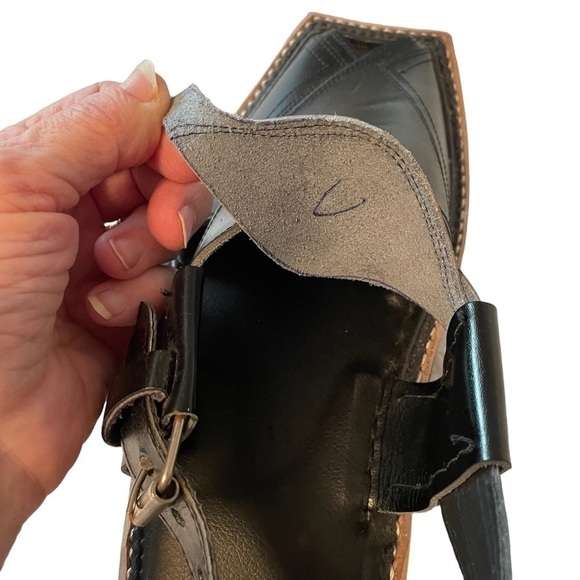 KAPTAN Handmade Leather
Peshawari Chappal/Sandal - Picture 8 of 11